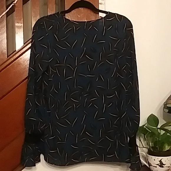 Cabi shadow leaf teal blouse - Picture 5 of 6